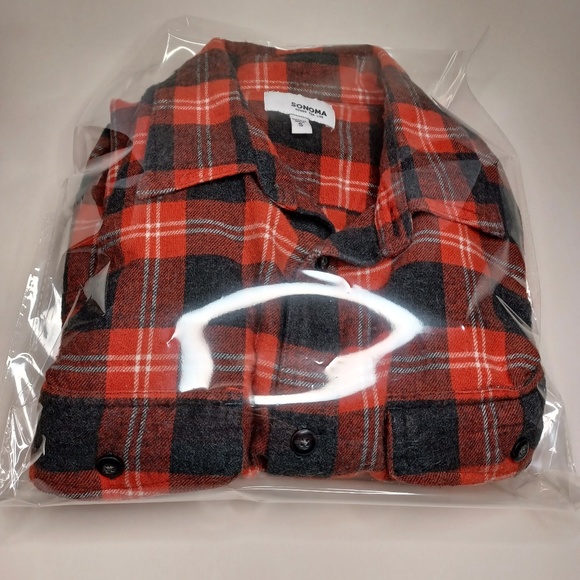 Men's beautiful red plaid shirt. Size small. - Picture 13 of 13